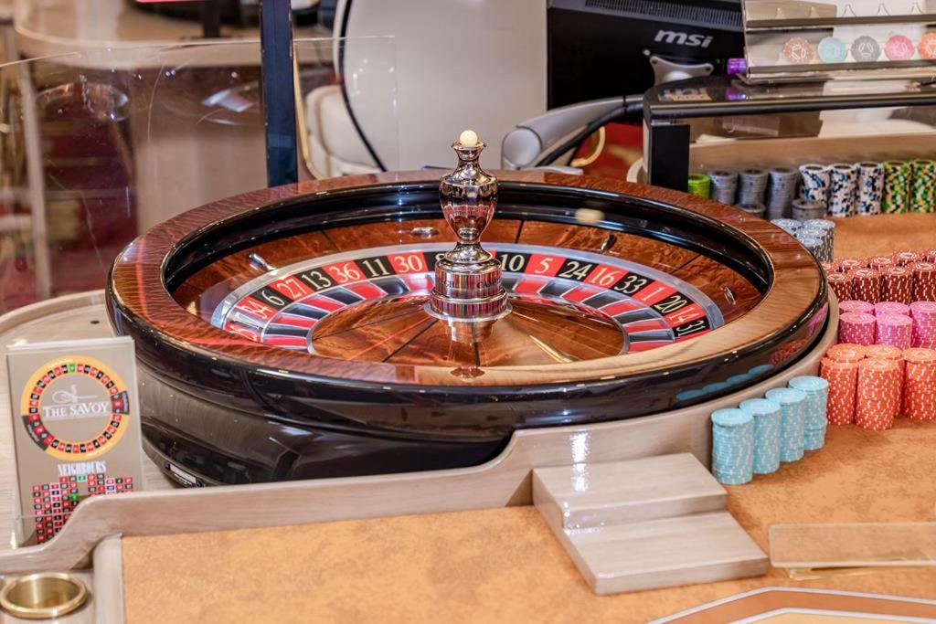 Savoy Hotel Spa & Casino Kyrenia  Extérieur photo A roulette wheel
